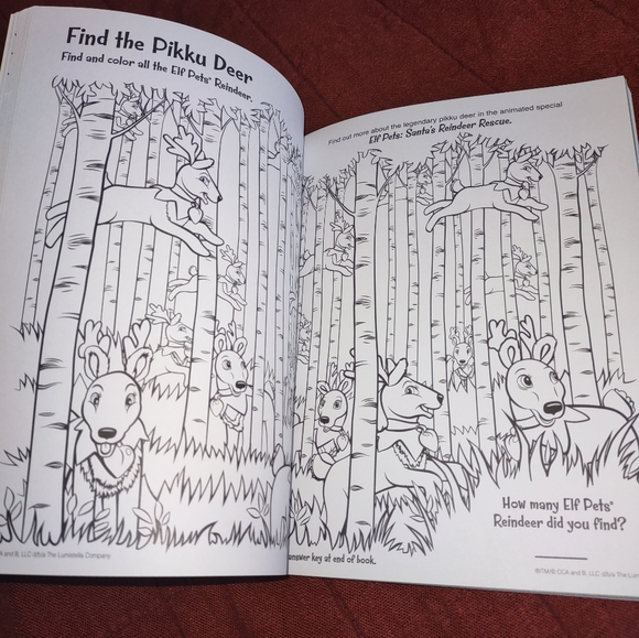 NEW The Elf on the Shelf Activity Book - Picture 5 of 7